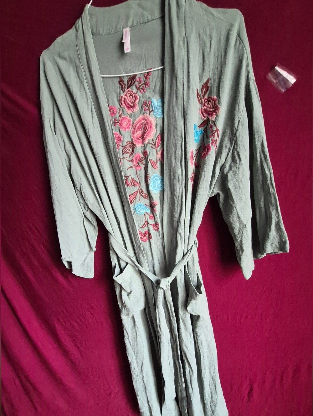 Xhilaration Sage Green Embroidered Floral Kimono Robe Size Large